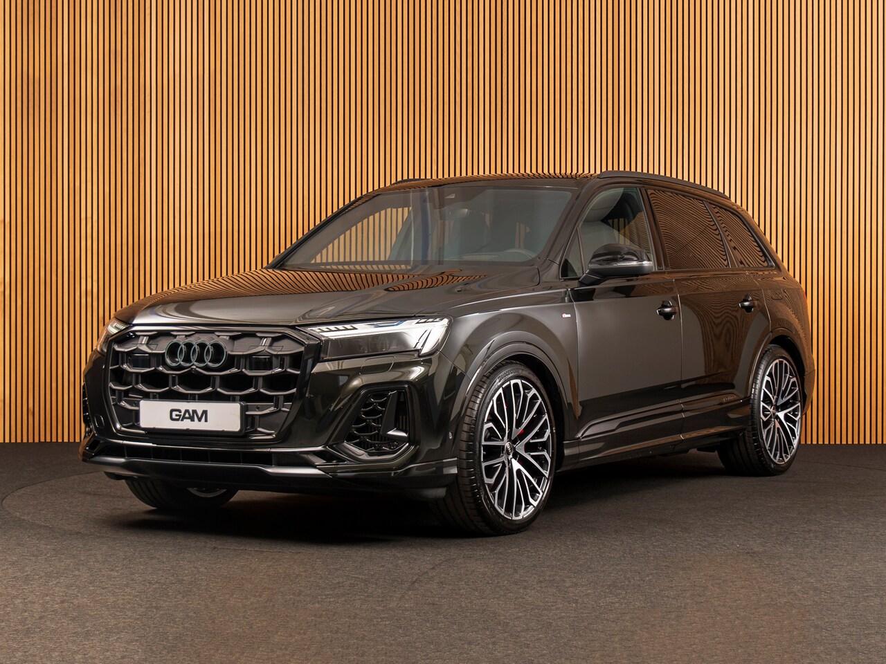 Audi Q7 - 60 TFSI e quattro DARK OLIVE GREEN - ADVANCED ONDST-B&O-MASSAGE-PANO-22" - AutoWereld.nl
