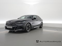 BMW i5 - M60 xDrive 84 kWh M Sport | Driving Assistant Pro | M sport | Pano | HUD | Deep Frozen Gre
