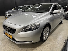 Volvo V40 - 1.6 D2 KINETIC / Climat / Cruise / Navi / Trekhaak / 6 Bak