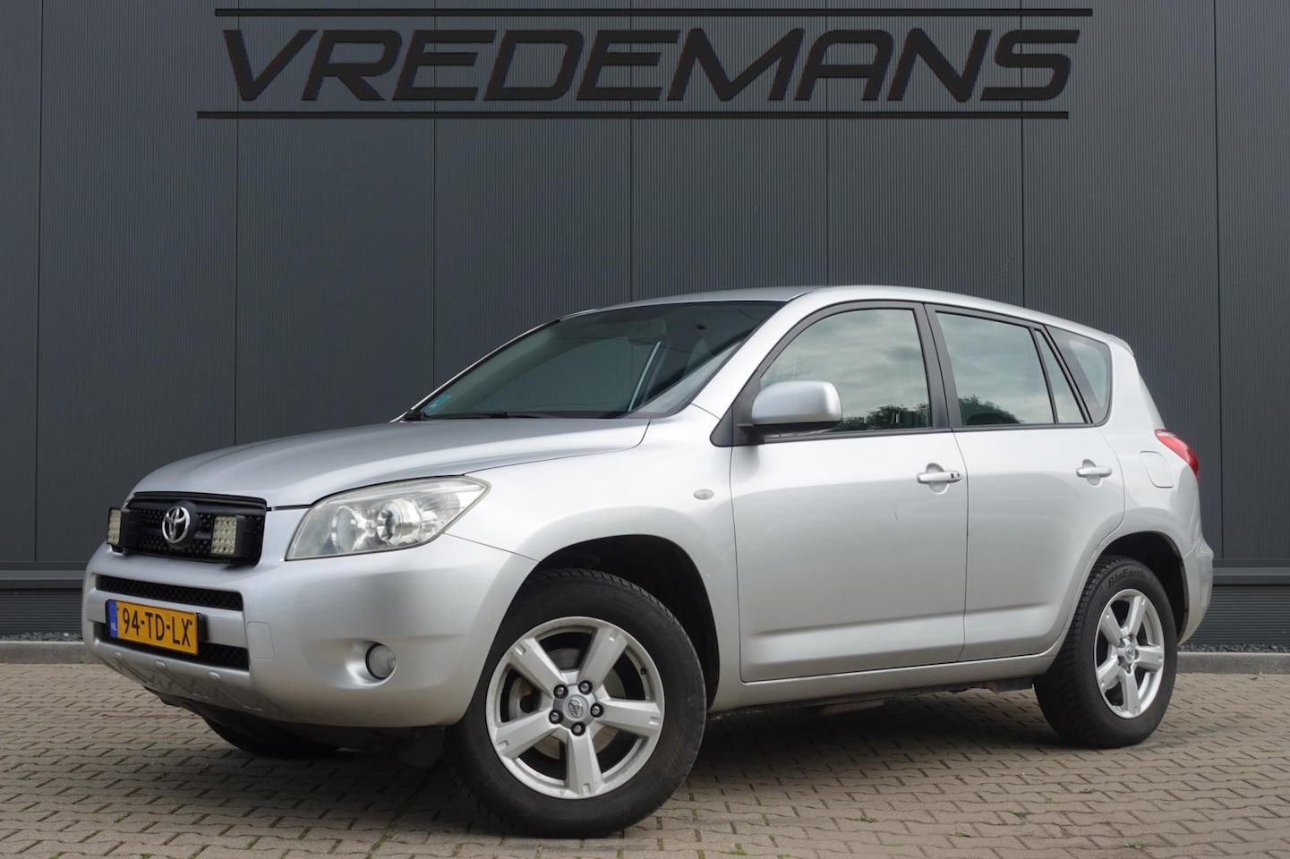 Toyota RAV4 - 2.0 VVTi Executive 4X4 AUTOMAAT - AutoWereld.nl