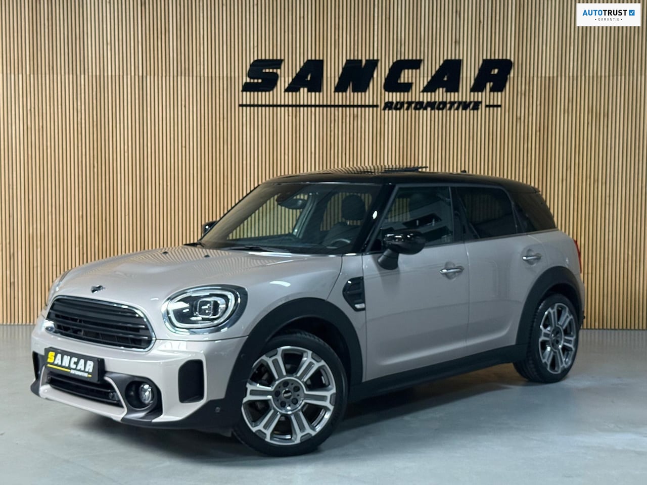 MINI Countryman - Mini 1.5 Cooper MINI Yours PANO|TREKHAAK|HUD|AMBIENT|CAMERA|MEMORY STOELEN|STUUR VERWARMIN - AutoWereld.nl