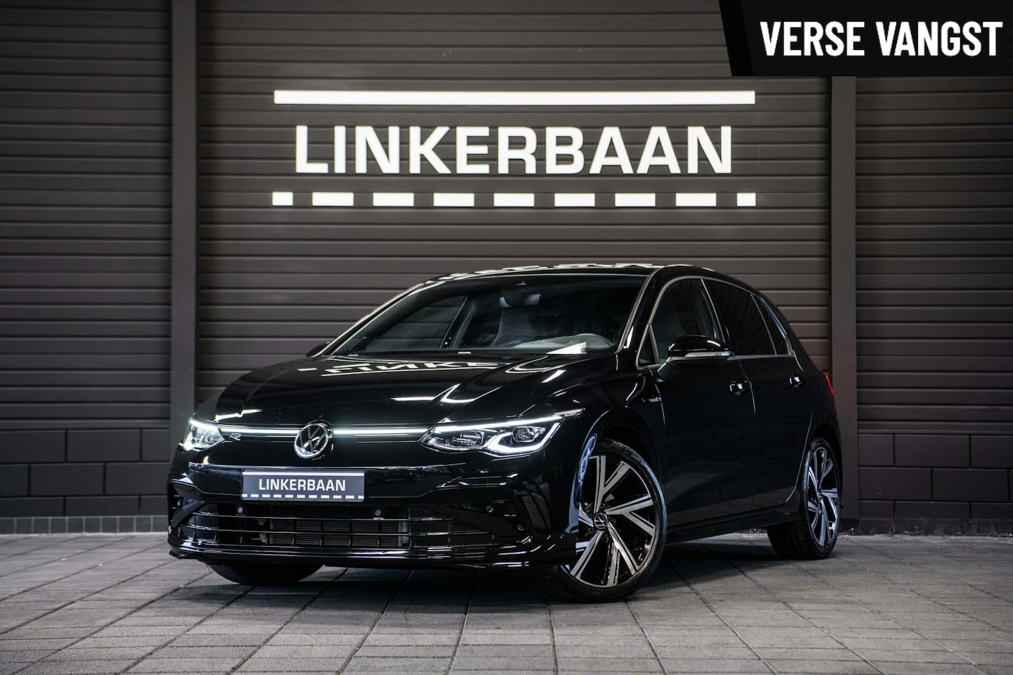 Volkswagen Golf - 1.5 eTSI | R-Line Business | Panodak | Harman Kardon | IQ Light | 18 inch | - AutoWereld.nl