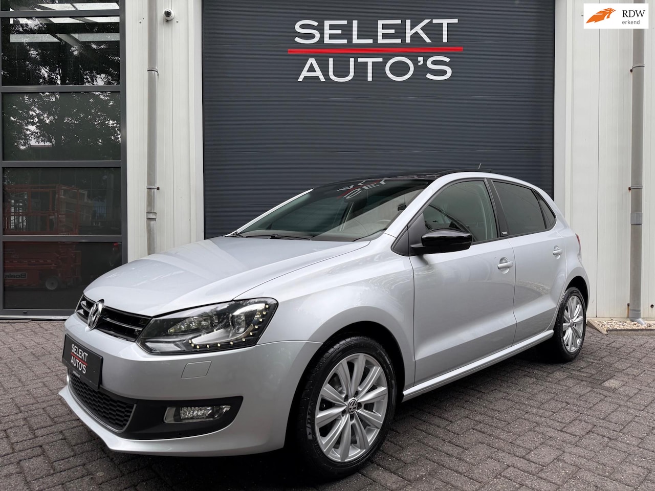 Volkswagen Polo - 1.4-16V Style Pano/Xenon/LED/Climate/Cruise/Navigatie/Stoelverwarming/PDC/Elekt Ramen/Elek - AutoWereld.nl