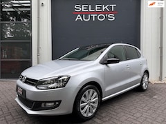 Volkswagen Polo - 1.4-16V Style Pano/Xenon/LED/Climate/Cruise/Navigatie/Stoelverwarming/PDC/Elekt Ramen/Elek