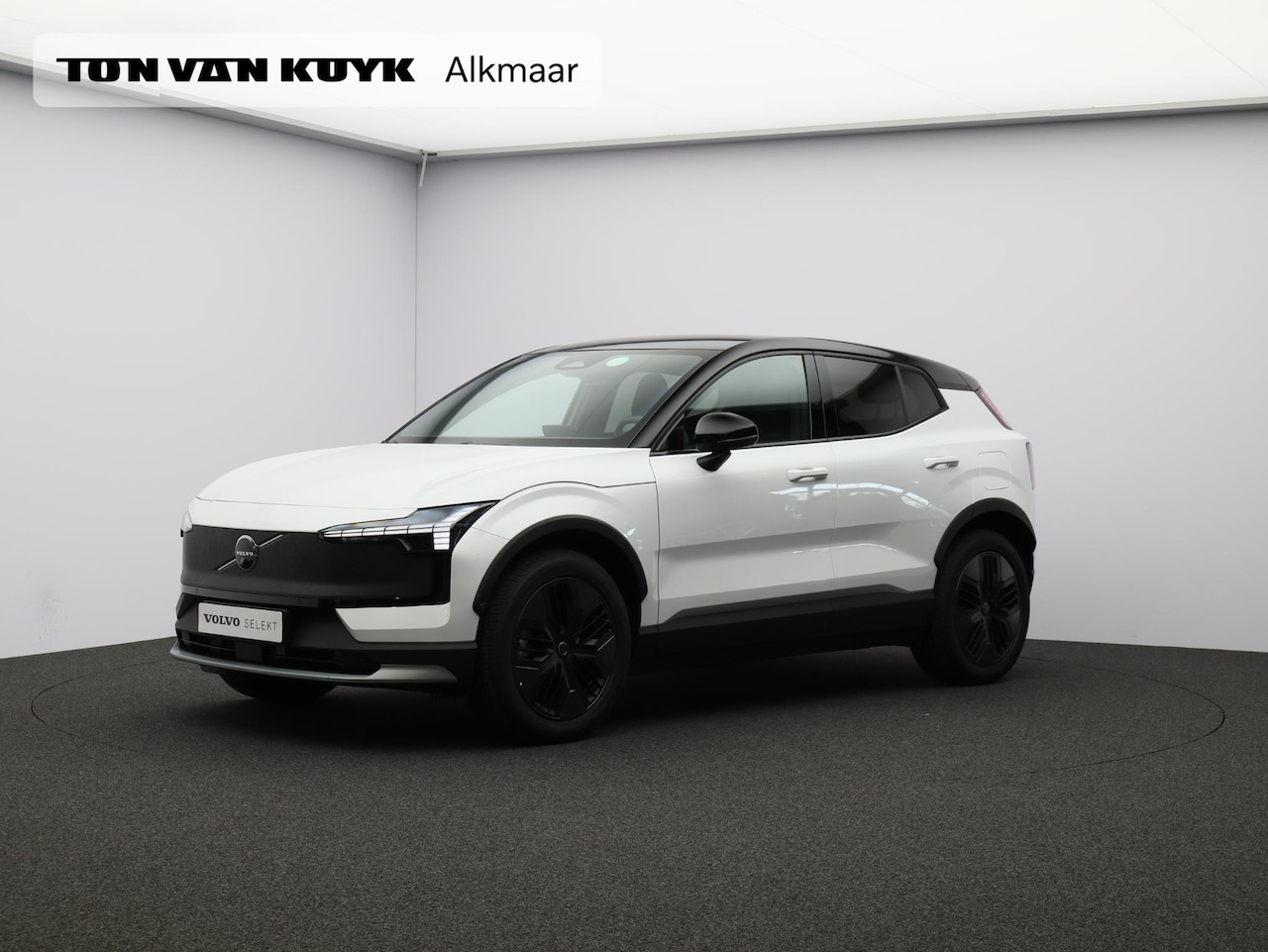 Volvo EX30 Cross Country - Twin Motor Performance Ultra 69 kWh / Pano. dak / Elek. verstelbare stoelen / Stoel + Stuu - AutoWereld.nl