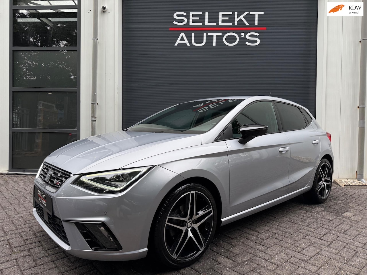 SEAT Ibiza - 1.0 TSI FR DSG 116 Pk Xenon/LED/Virtual/Navigatie/Camera/Climate/Cruise/18 Inch/Stoelverwa - AutoWereld.nl