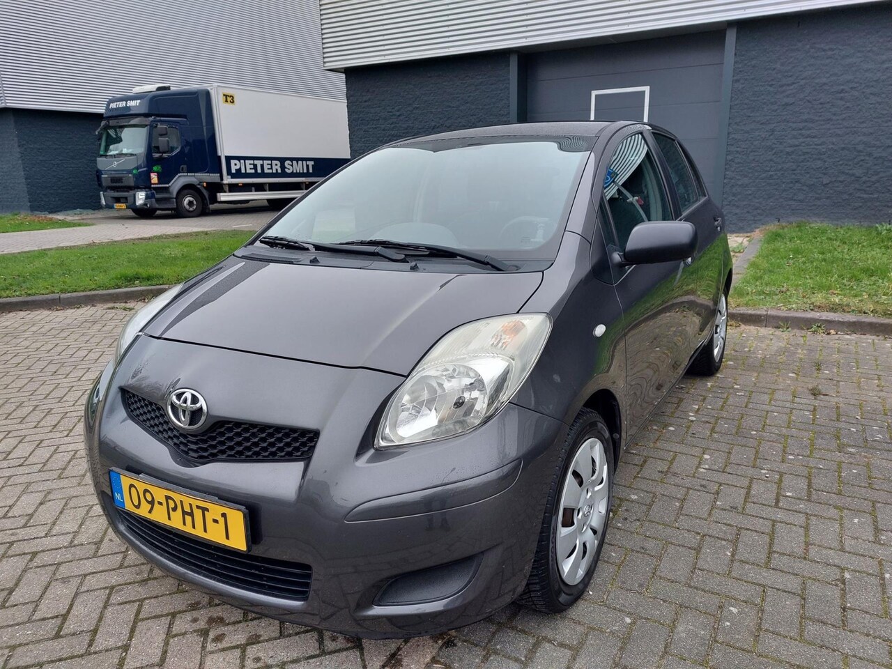 Toyota Yaris - 1.3 VVTi Comfort *betrouwbaar, airco, apk 26-07-2026* - AutoWereld.nl