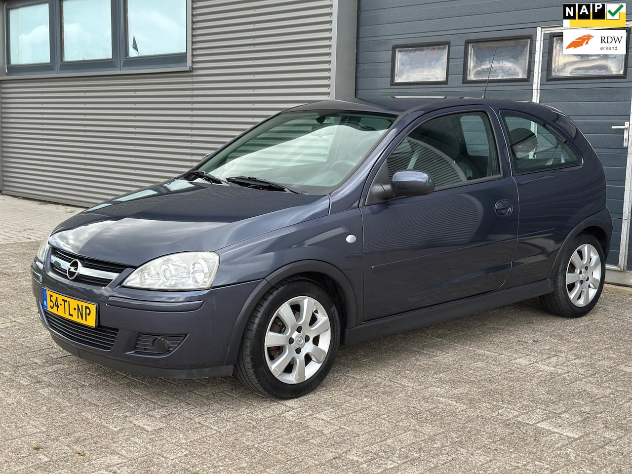 Opel Corsa - 1.4-16V Silverline NWE APK - AIRCO - LM VELGEN!! - AutoWereld.nl