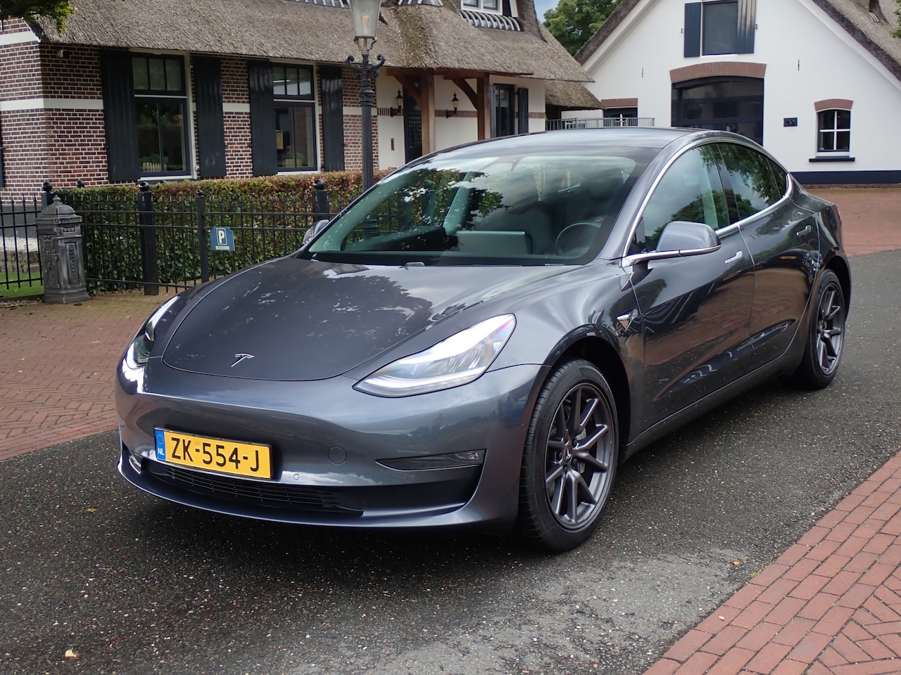 Tesla Model 3 - SR+ RWD 60 kWh pilot 2.5 1e eigenaar - AutoWereld.nl