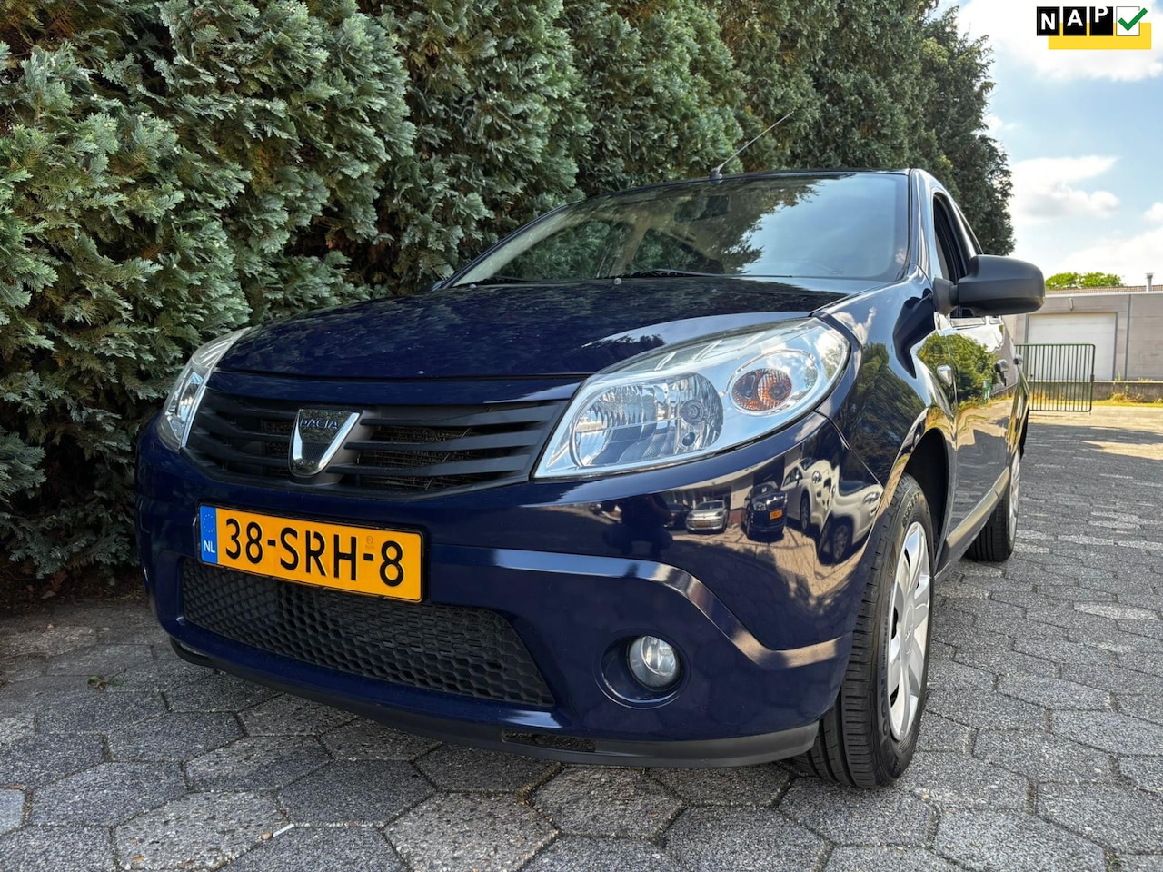 Dacia Sandero - 1.2 Aniversare | Airco - AutoWereld.nl