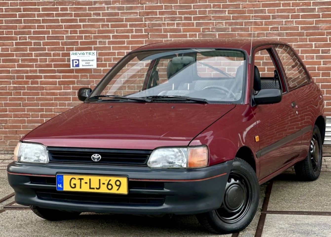 Toyota Starlet - 1.3i 1.3i - AutoWereld.nl