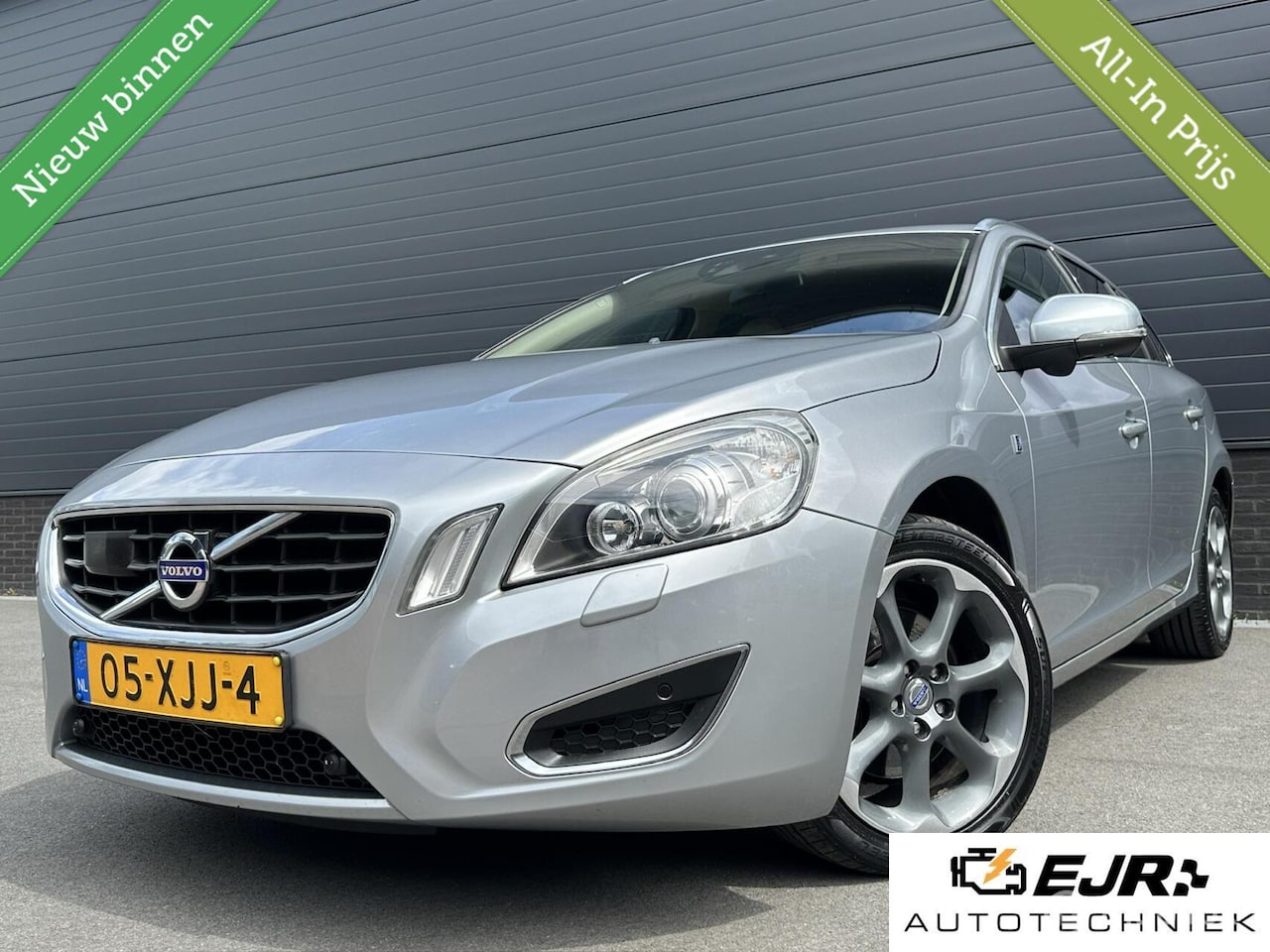 Volvo V60 - 1.6 T3 Ocean Race TOPSTAAT! CLIMA*PDC*NAV*ADAPTCR - AutoWereld.nl