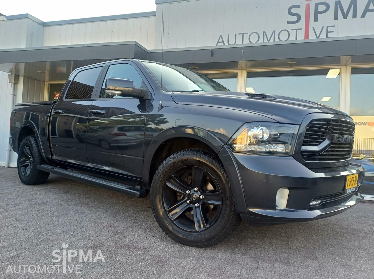 Dodge Ram 1500 - 4X4 5.7 V8 4x4 Crew Cab 5'7 SPORT - AutoWereld.nl
