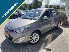 Hyundai i20 - 1.2i i-Deal, Airco Nav, Lm velg