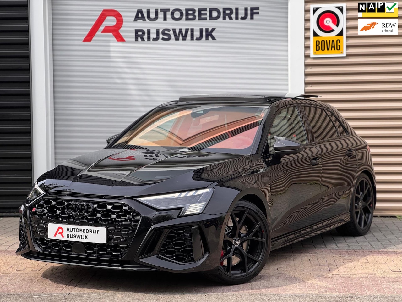 Audi A3 Sportback - 2.5 TFSI RS 3 quattro Carbon/Matrix/B&O - AutoWereld.nl