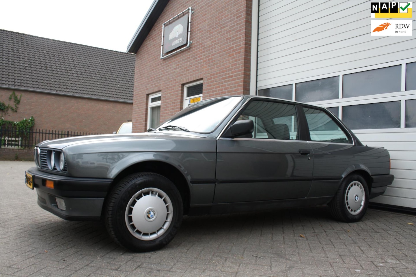 BMW 3-serie - 318i Automaat 2e Eigenaar Nette Auto, Origineel Nederlands. - AutoWereld.nl