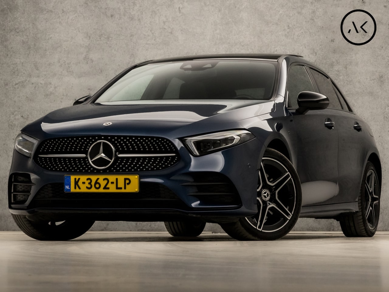 Mercedes-Benz A-klasse - 250 e AMG Sport 218Pk Automaat (SCHUIFDAK, APPLE CARPLAY, SFEERVERLICHTING, MEMORY SEATS, - AutoWereld.nl