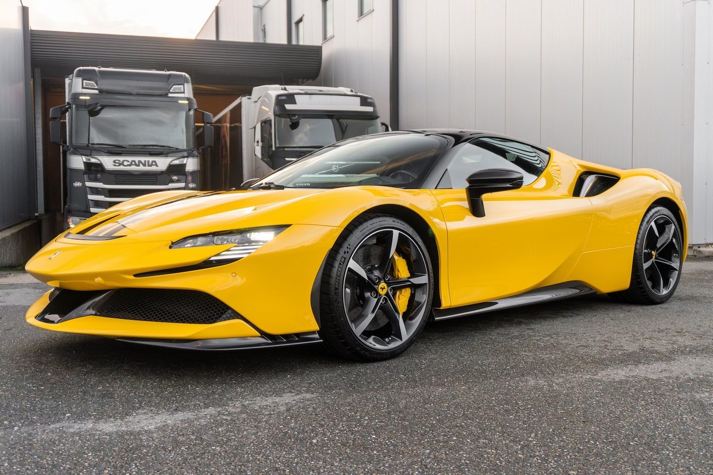 Ferrari SF90 Stradale - V8 Assetto Fiorano - Giallo Modena - AutoWereld.nl