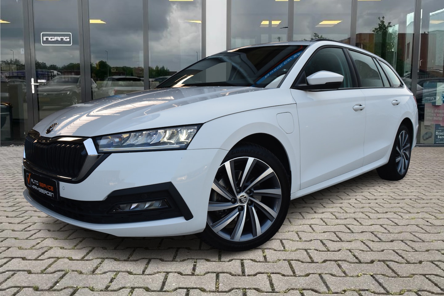 Skoda Octavia Combi - 1.4 TSI iV PHEV Business Edition | Dealer Onderhouden | Led | 18 Inch | - AutoWereld.nl