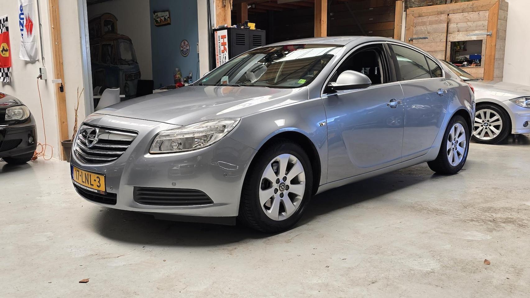 Opel Insignia - 1.6 T Edition Navi, Blutooth. LM velgen, trekhaak, 180PK!! - AutoWereld.nl