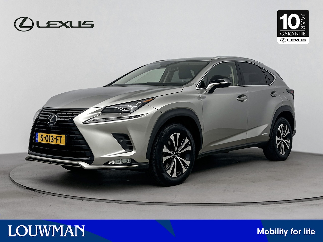 Lexus NX - 300h AWD Ultimate Edition Limited | Stoelverwarming | Triple-Led | Adaptive Cruise control - AutoWereld.nl