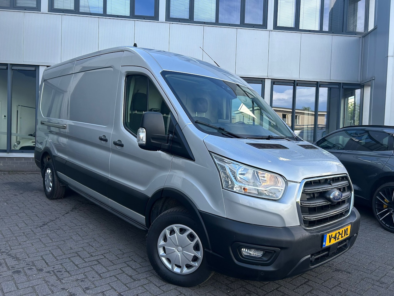 Ford Transit - 350 2.0 TDCI L3H2 Trend 170 PK, Nieuwe distributieriem, Camera, Airco, Apple carplay - AutoWereld.nl