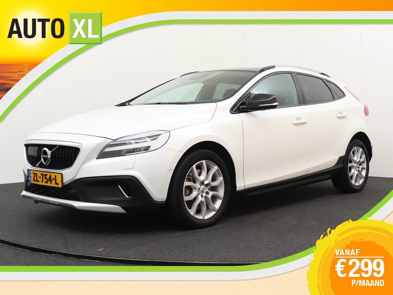 Volvo V40 Cross Country - 1.5 T3 Polar+ Luxury Pano-dak Adapt.Cruise Camera - AutoWereld.nl