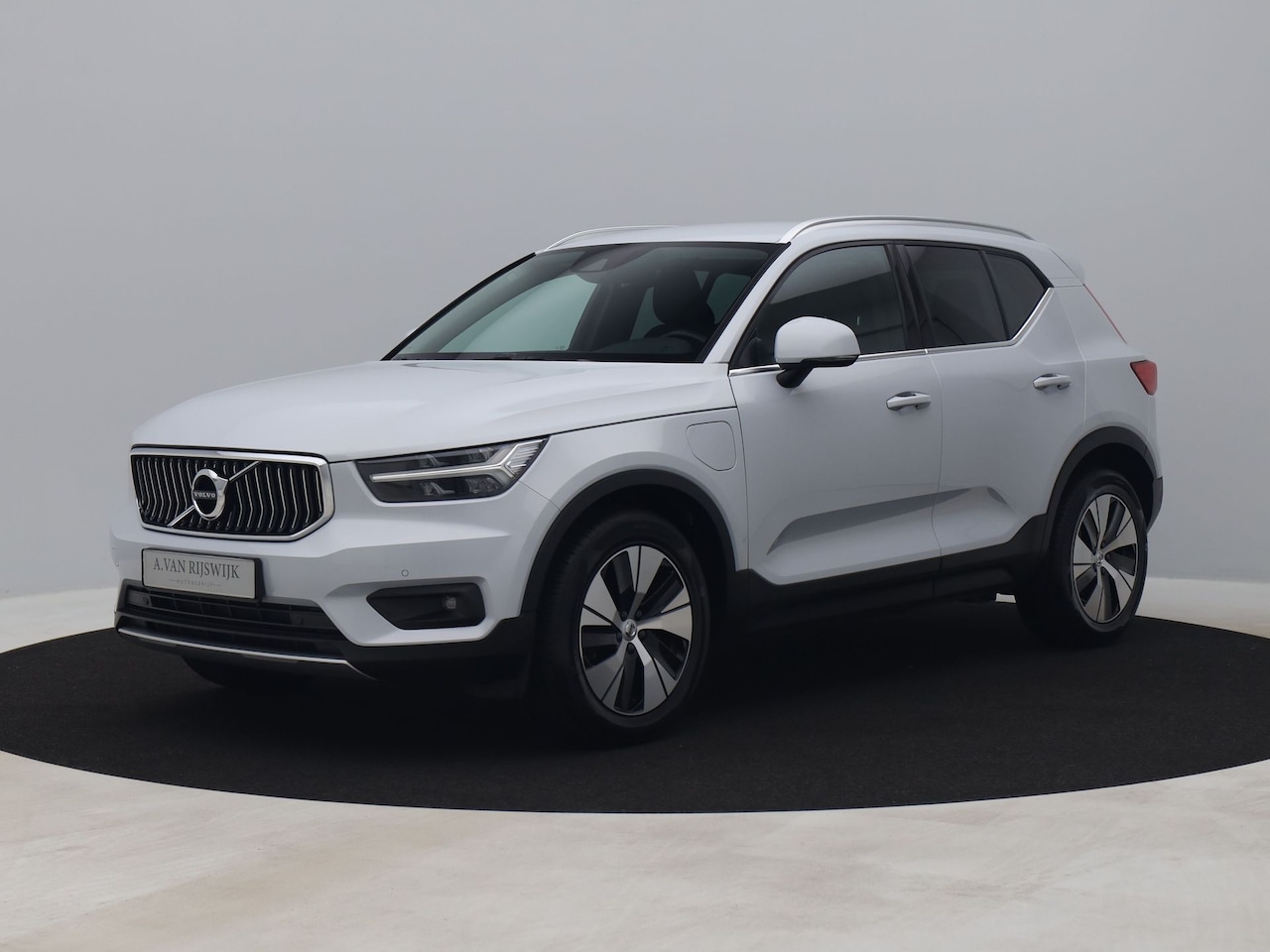 Volvo XC40 - 1.5 T5 Recharge Inscription Expression | TREKHAAK | CAMERA | KEYLESS - AutoWereld.nl
