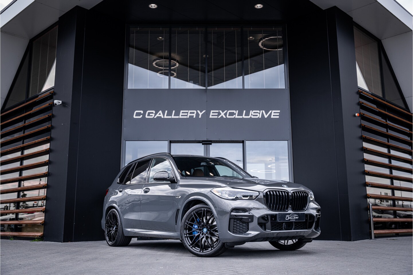 BMW X5 - xDrive45e Executive - M Sport | Panorama | Dravit Grau | Memory | 360 Camera - AutoWereld.nl