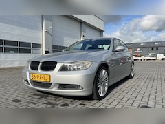 BMW 3-serie - 320i Dynamic Exec