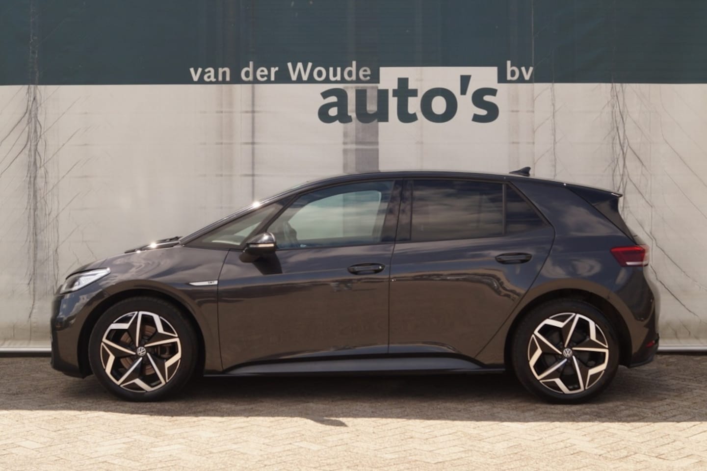 Volkswagen ID.3 - First Plus 58kWh -NAVI-ECC-ACC-CAM- - AutoWereld.nl