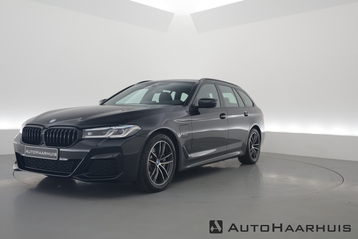 BMW 5-serie Touring - 530e M Sport | HUD | Laser LED | Camera | Leder | Keyless | Stoelverw. | Apple CarPlay - AutoWereld.nl