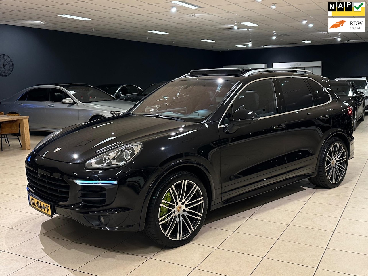 Porsche Cayenne - 3.0 S E-Hybrid GTS Pakket|Pano|Trekhaak|360|Keyless|Voll - AutoWereld.nl
