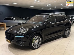 Porsche Cayenne - 3.0 S E-Hybrid GTS Pakket|Pano|Trekhaak|360|Keyless|Voll