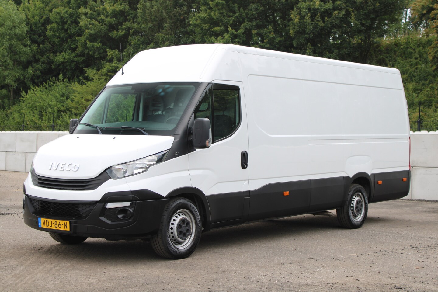 Iveco Daily - 35S16V 2.3 410 H2 35S16V 2.3 410 H2 - AutoWereld.nl