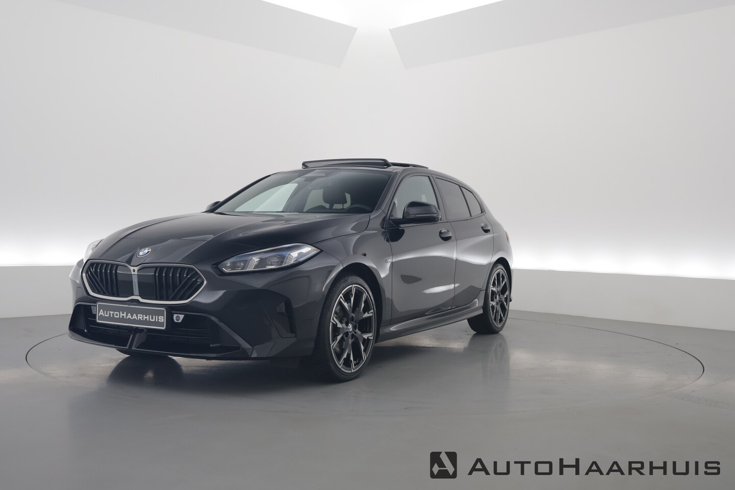 BMW 1-serie - 120i M Sport | MY25 | Pano | HUD | 360cam | Adapt. Cruise | 19'' | Elek. Stoelen | Keyless - AutoWereld.nl