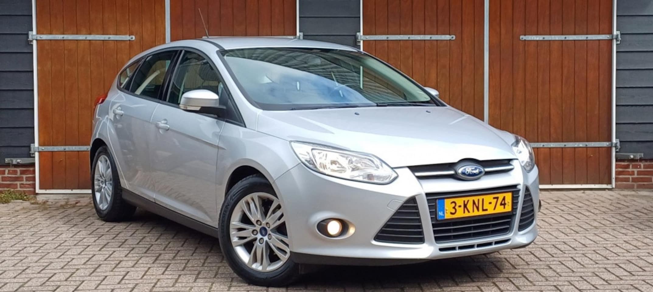 Ford Focus - 1.0 EcoBoost Trend 1.0 EcoBoost Trend, Airco, Trekhaak, Onderhoudsboekjes aanwezig, - AutoWereld.nl