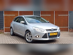 Ford Focus - 1.0 EcoBoost Trend, Airco, Trekhaak, Onderhoudsboekjes aanwezig,