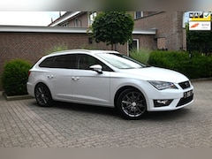 SEAT Leon ST - 1.4 EcoTSI FR Connect 150 PK Schuifdak Trekhaak LED Sound Camera 17''