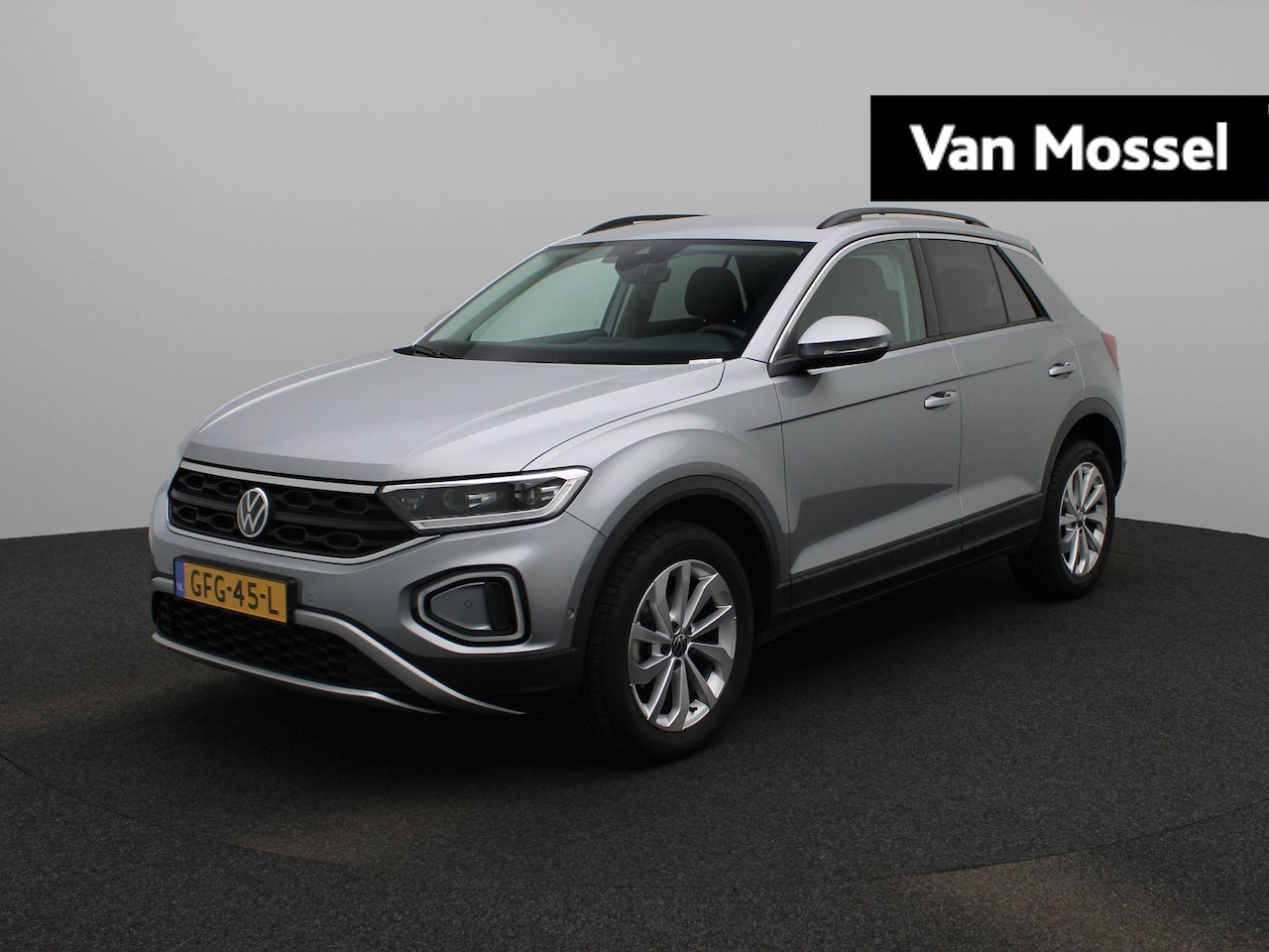 Volkswagen T-Roc - 1.0 TSI Life Edition 17 inch velgen | Parkeersensoren | Navigatie | Stoelverwarming | Keyl - AutoWereld.nl