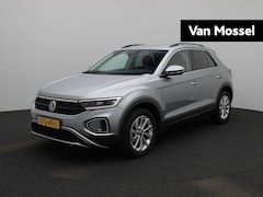 Volkswagen T-Roc - 1.0 TSI Life Edition 17 inch velgen | Parkeersensoren | Navigatie | Stoelverwarming | Keyl