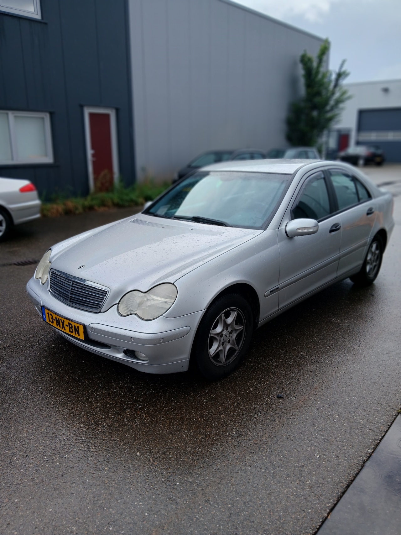 Mercedes-Benz C-klasse - 180 K. Classic Mooie en gave auto , ook bekleding netjes.6 Bak. - AutoWereld.nl