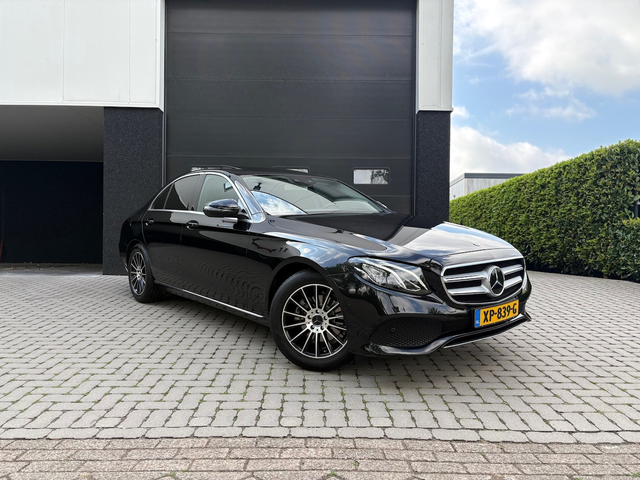 Mercedes-Benz E-klasse - 200 Premium Plus - Pano - Trekhaak - Dealer OH - AutoWereld.nl