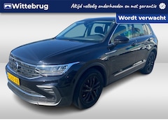 Volkswagen Tiguan - 1.5 TSI Life Business / Navi / Carplay