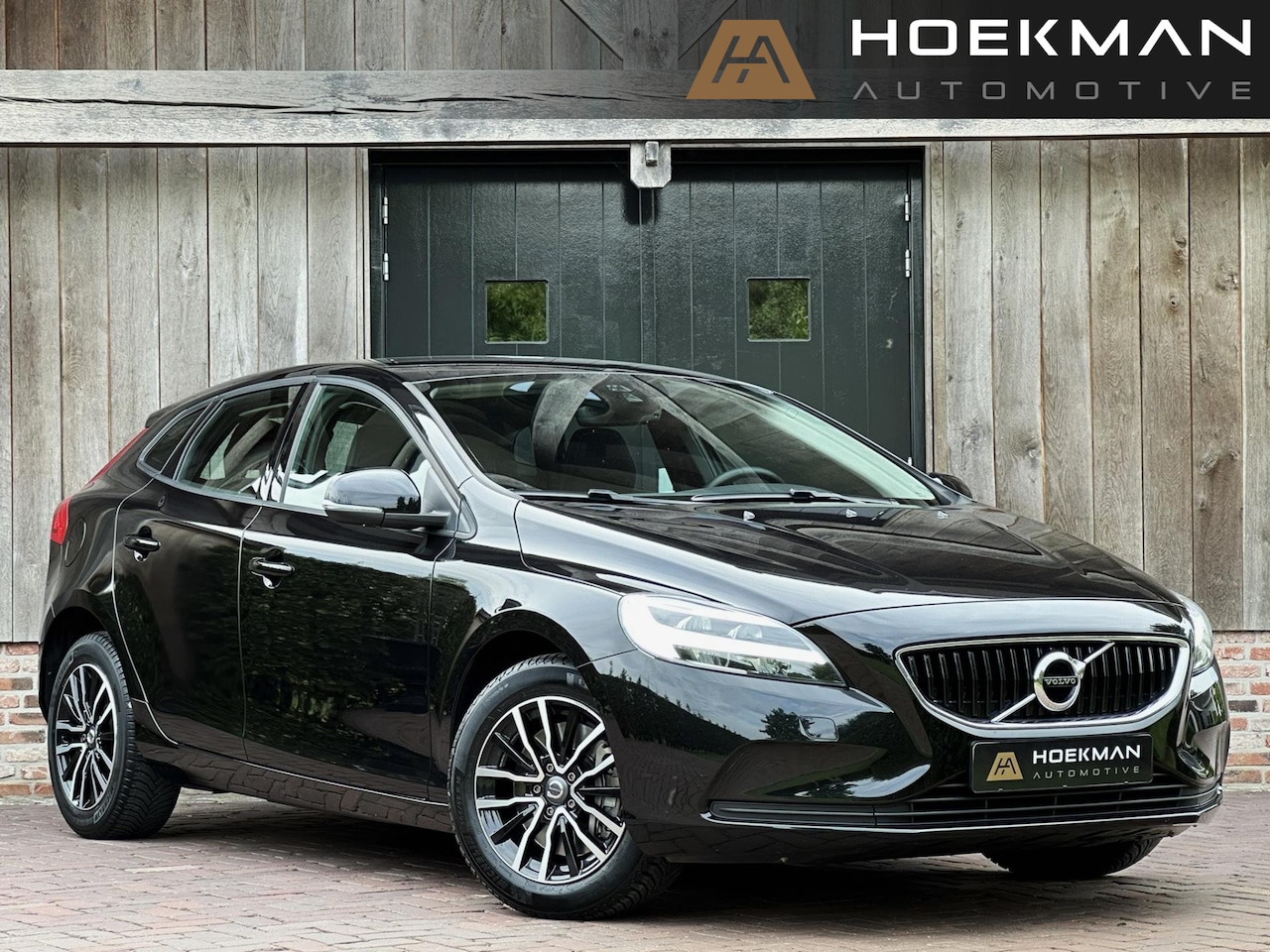 Volvo V40 - 1.5 T2 Polar+ Automaat | LED, Standkachel, Stoelverwarming, PDC, Navigatie, Cruise, Blueto - AutoWereld.nl