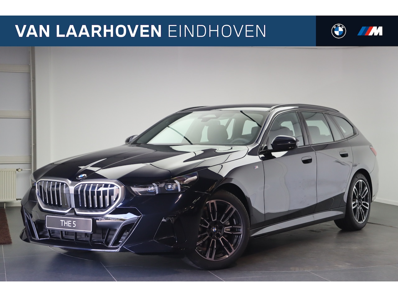 BMW 5-serie Touring - 520i M Sport Automaat / Trekhaak / Adaptieve LED / Parking Assistant / Stoelverwarming - AutoWereld.nl