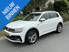 Volkswagen Tiguan - 2.0 TSI 4Motion 180PK DSG R-Line•Pano•Trekhaak