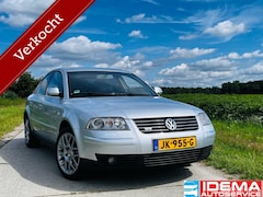 Volkswagen Passat - 4.0 W8 4Motion