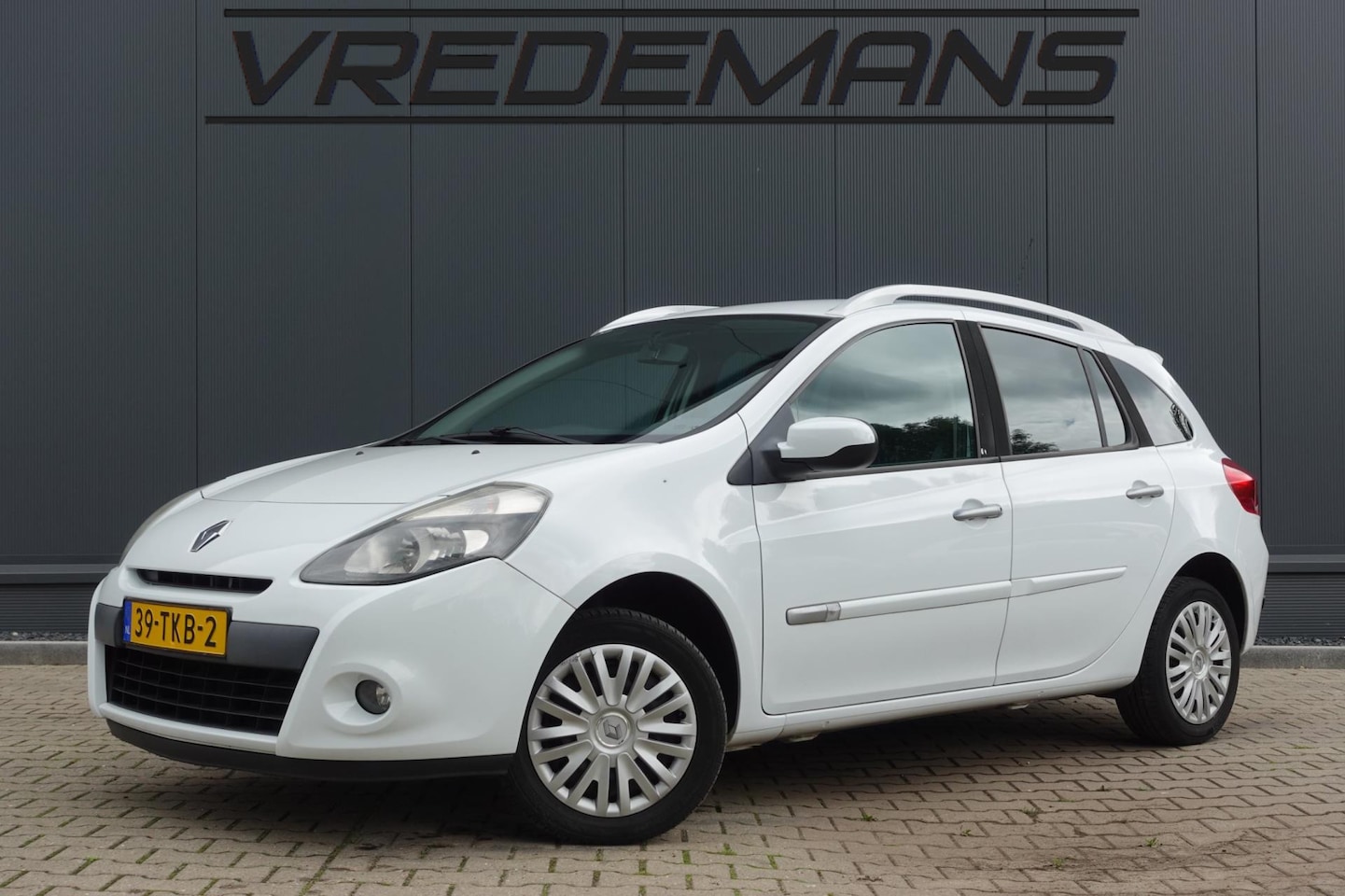 Renault Clio Estate - 1.2-16V Authentique 1.2-16V Authentique - AutoWereld.nl