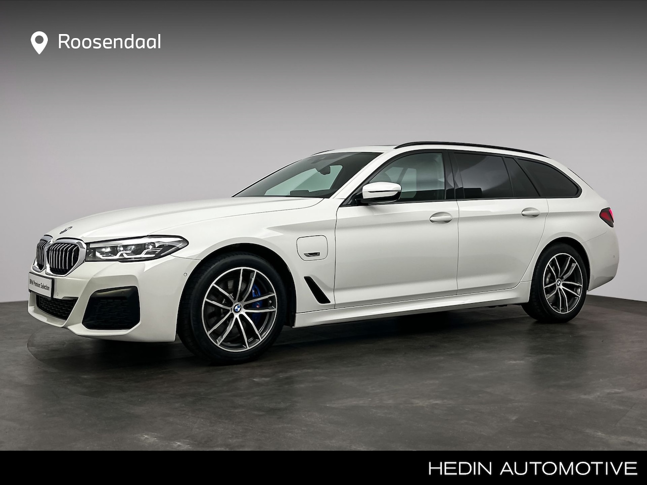 BMW 5-serie Touring - 530e Executive M-Sport | Panoramadak | Trekhaak | Stoelverwarming | Stuurverwarming | - AutoWereld.nl